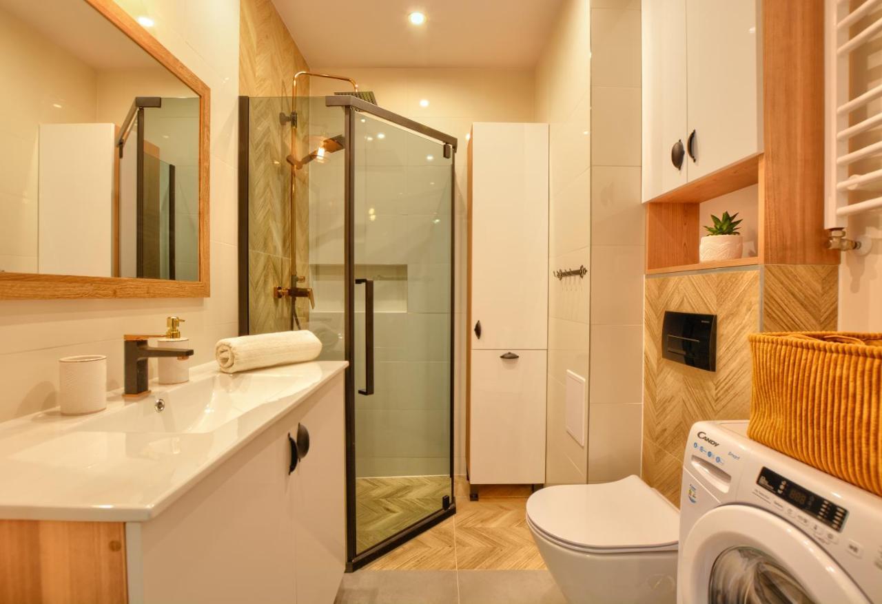 Retro Bieszczady Apartment Ustrzyki Dolne Ngoại thất bức ảnh