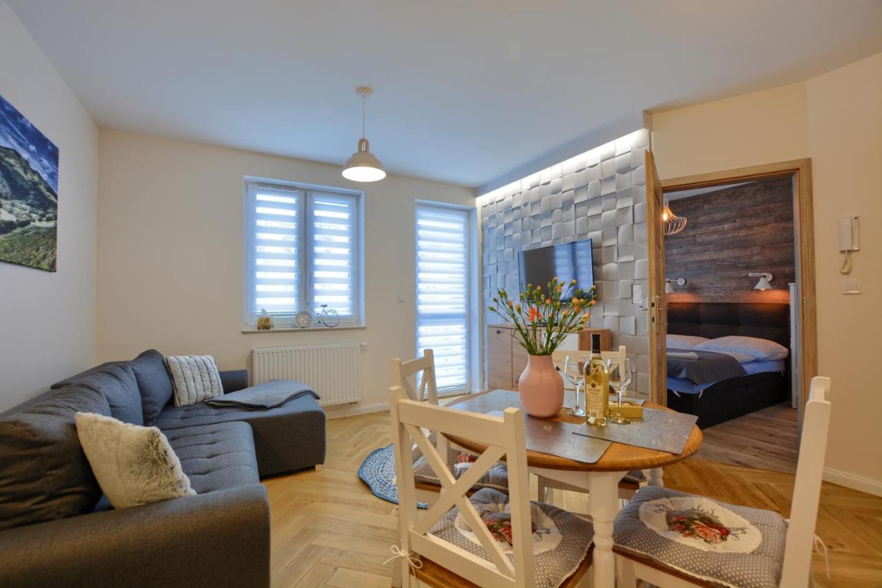 Retro Bieszczady Apartment Ustrzyki Dolne Ngoại thất bức ảnh